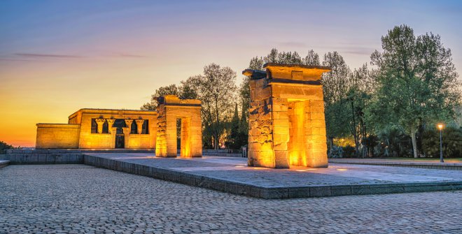 Rutas turísticas en tuk tuk Templo de Debod Madrid.